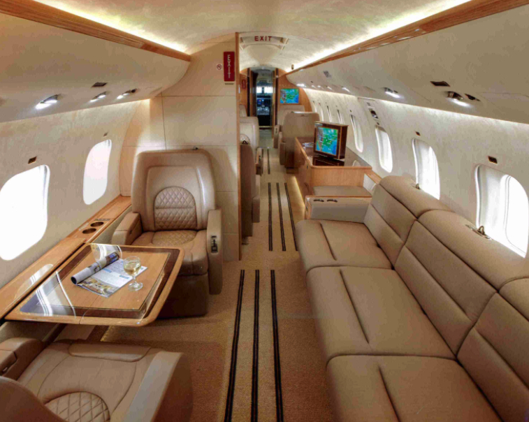 Global5000_interior_heavy_jets